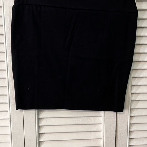 The Morgan Black mini skirt stretch  size medium - Picture 2 of 5